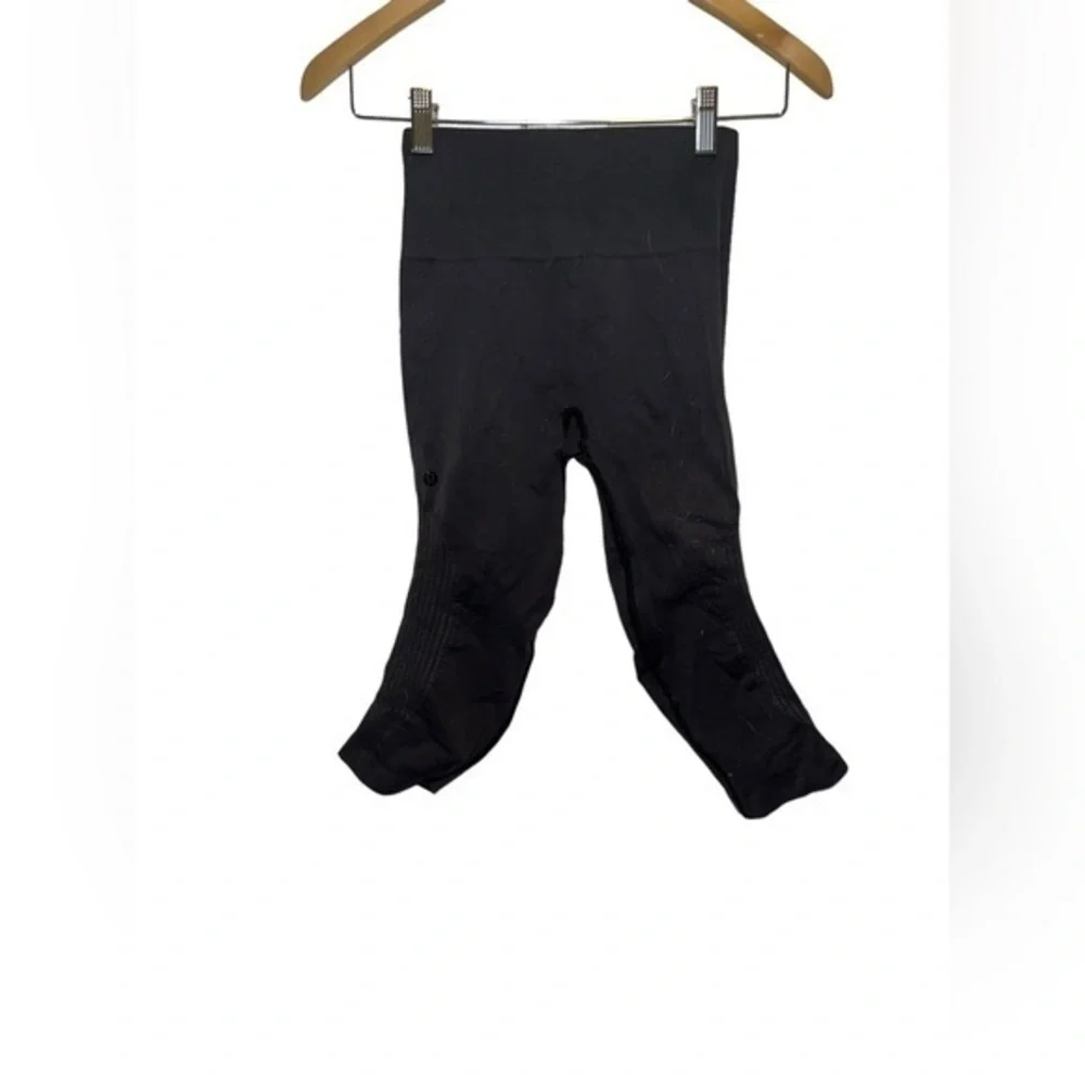 Lululemon Athletica shaper 6